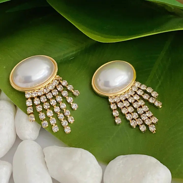 Button Pearl Studs